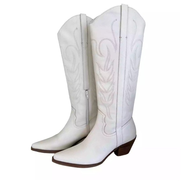 Agency Boot, Size 10, Genuine Leather, Designer Matisse White 2" Heel - Picture 2 of 13